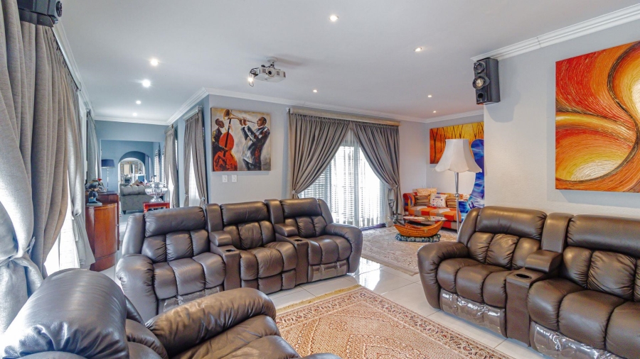 5 Bedroom Property for Sale in Glenvista Gauteng