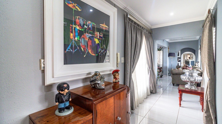 5 Bedroom Property for Sale in Glenvista Gauteng