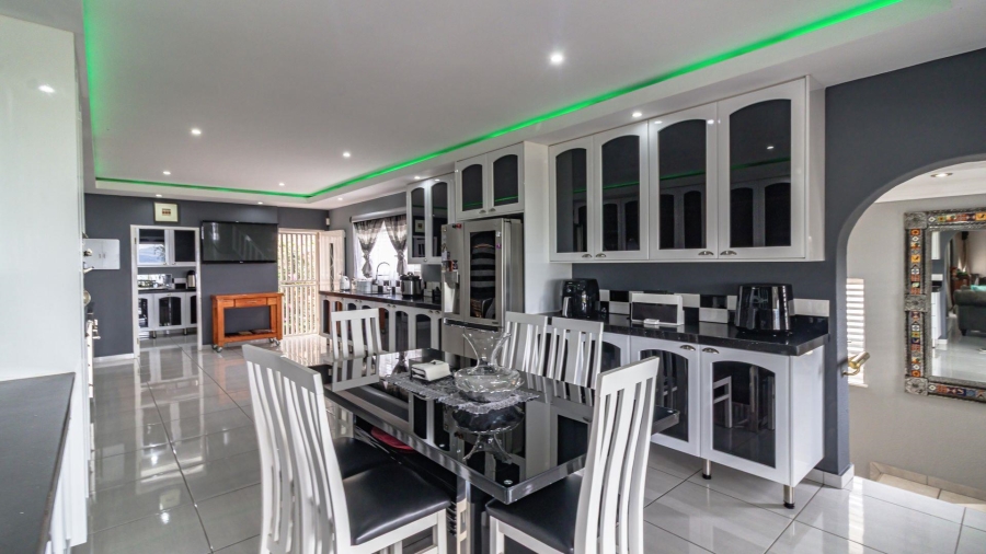 5 Bedroom Property for Sale in Glenvista Gauteng