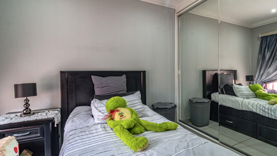 5 Bedroom Property for Sale in Glenvista Gauteng