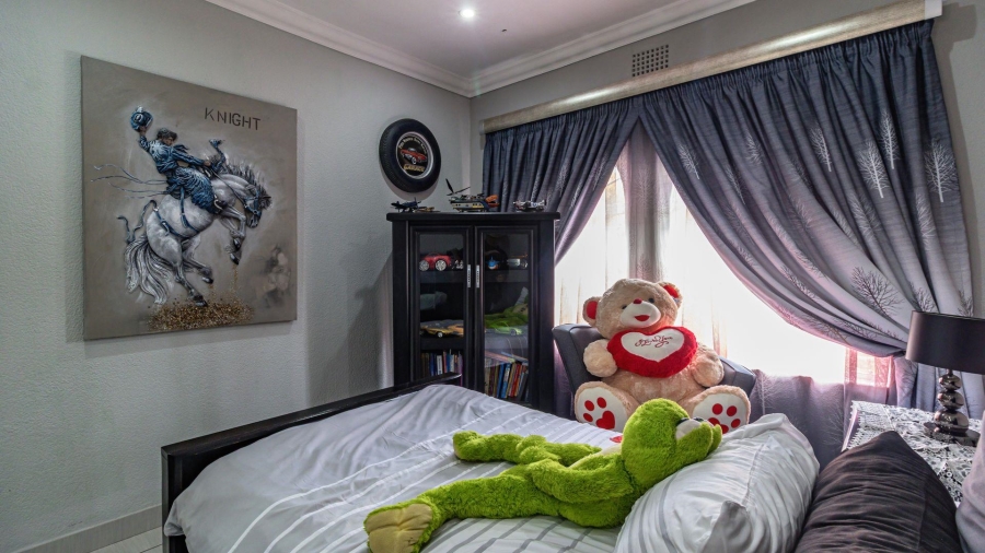 5 Bedroom Property for Sale in Glenvista Gauteng