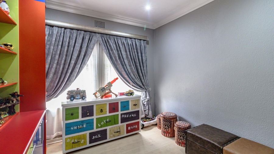 5 Bedroom Property for Sale in Glenvista Gauteng