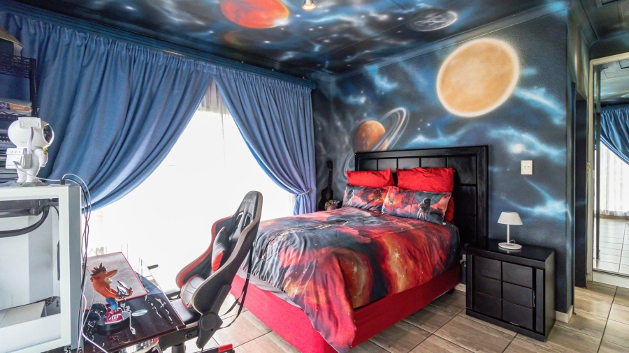 5 Bedroom Property for Sale in Glenvista Gauteng