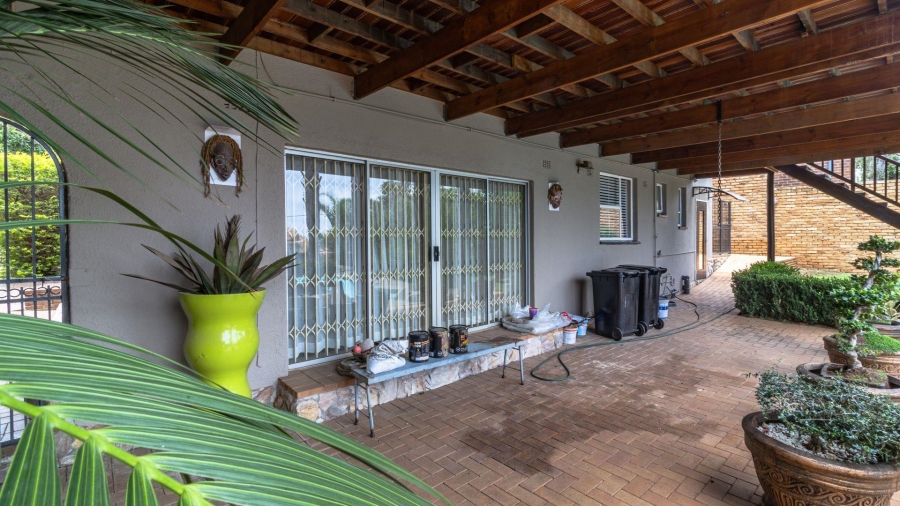 5 Bedroom Property for Sale in Glenvista Gauteng