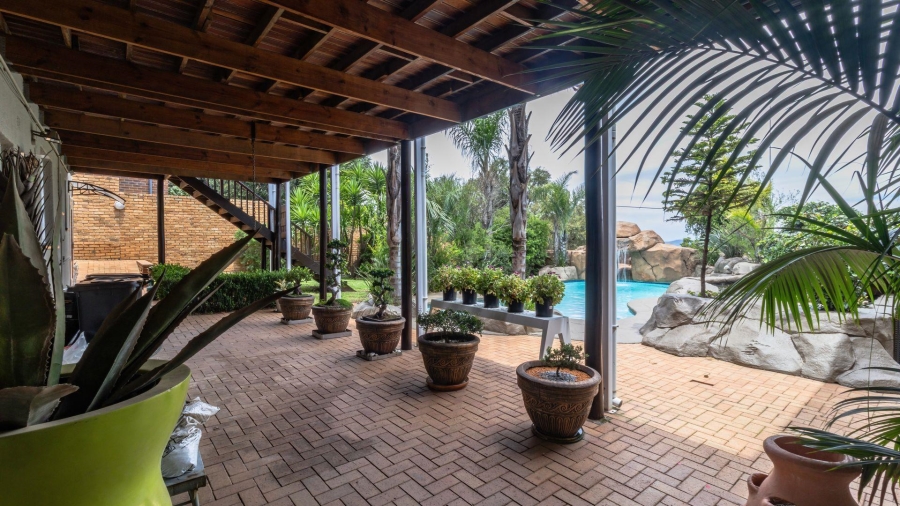 5 Bedroom Property for Sale in Glenvista Gauteng