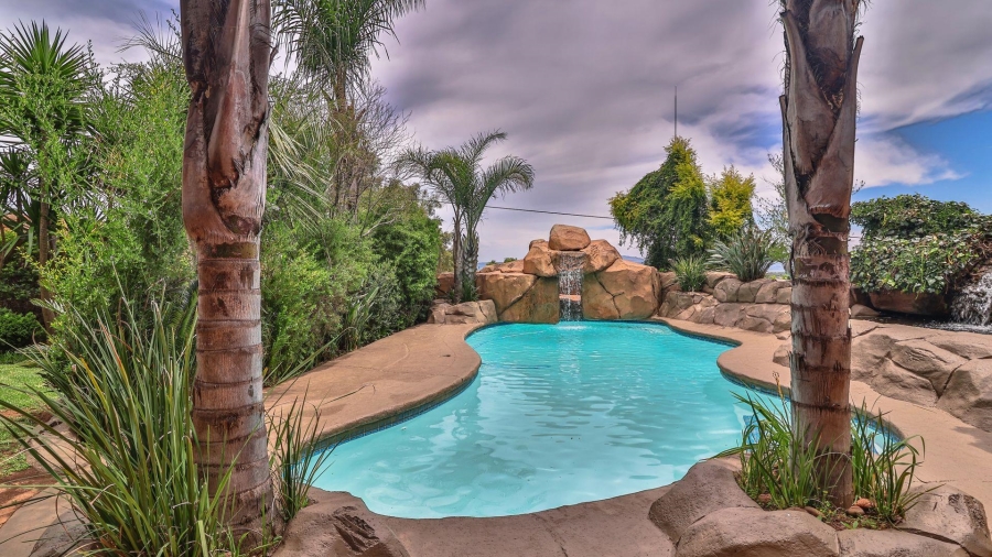 5 Bedroom Property for Sale in Glenvista Gauteng