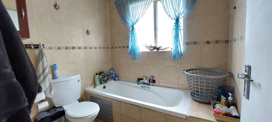 3 Bedroom Property for Sale in Verwoerdpark Gauteng