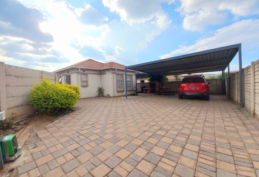 3 Bedroom Property for Sale in Andeon Gauteng