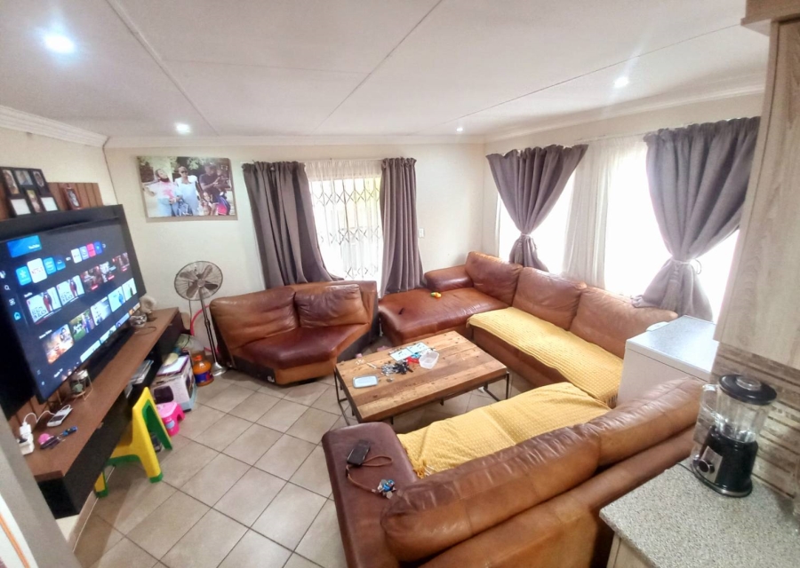 3 Bedroom Property for Sale in Andeon Gauteng