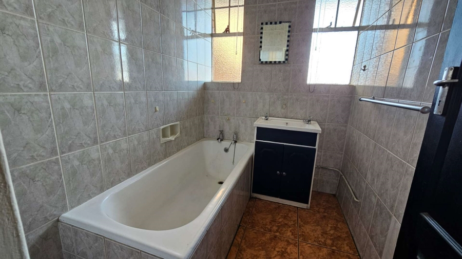 1 Bedroom Property for Sale in Lambton Gauteng
