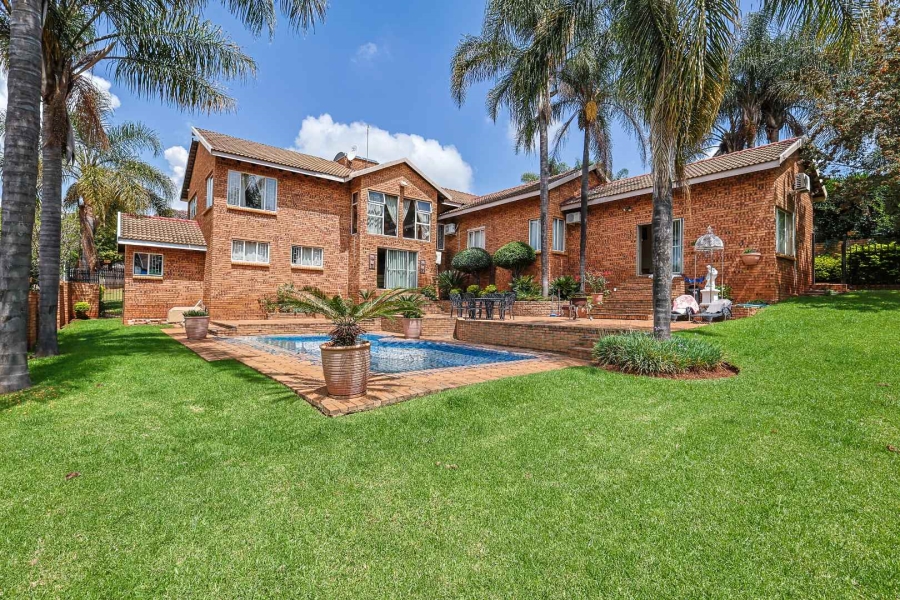 5 Bedroom Property for Sale in Moreleta Park Gauteng