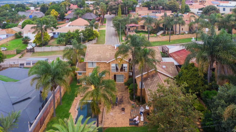 5 Bedroom Property for Sale in Moreleta Park Gauteng