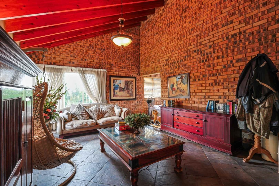 5 Bedroom Property for Sale in Moreleta Park Gauteng