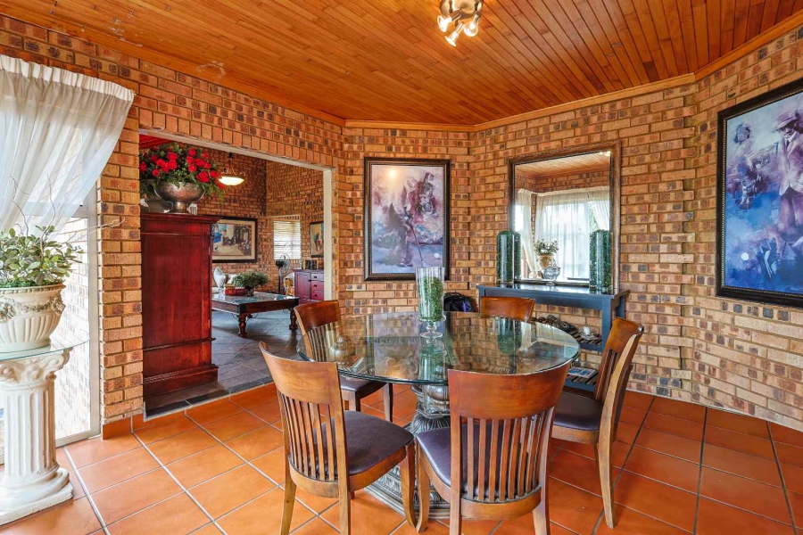 5 Bedroom Property for Sale in Moreleta Park Gauteng