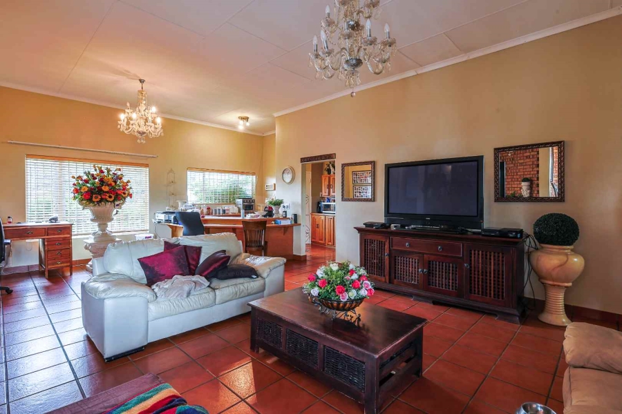 5 Bedroom Property for Sale in Moreleta Park Gauteng