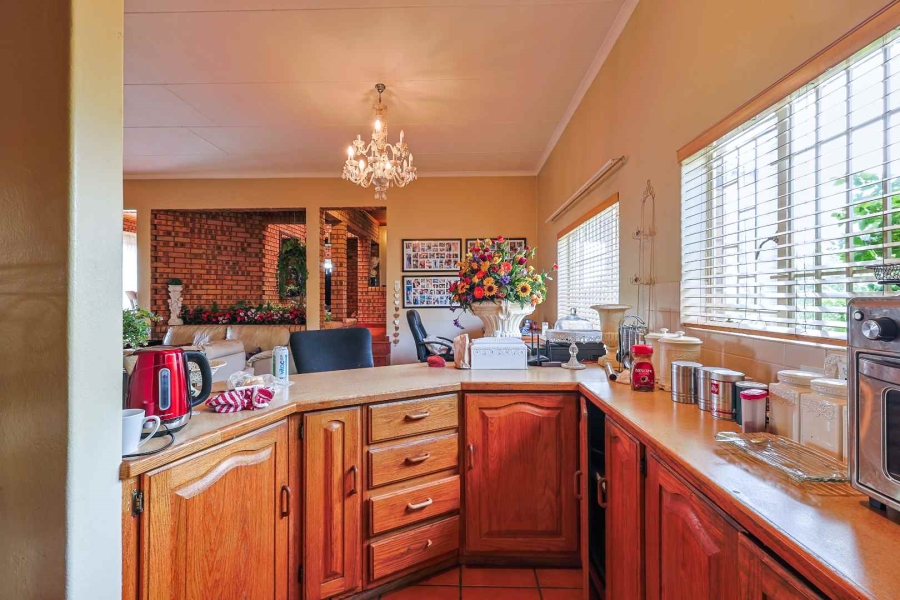 5 Bedroom Property for Sale in Moreleta Park Gauteng