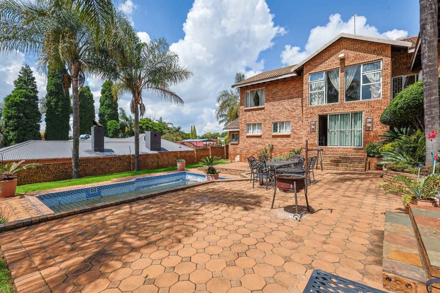 5 Bedroom Property for Sale in Moreleta Park Gauteng