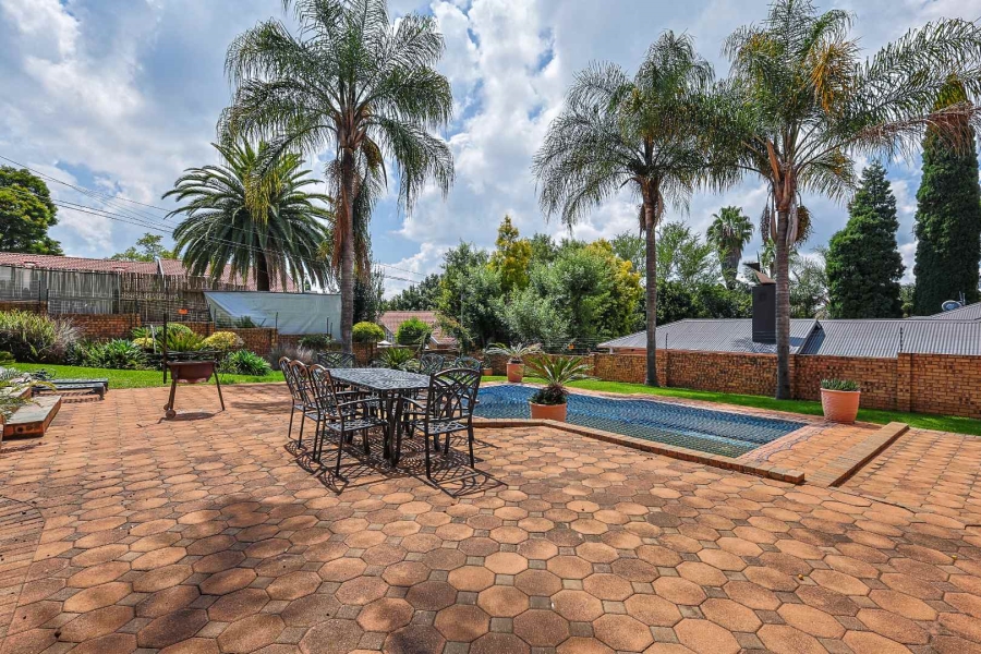 5 Bedroom Property for Sale in Moreleta Park Gauteng