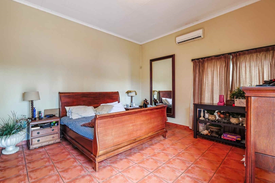 5 Bedroom Property for Sale in Moreleta Park Gauteng