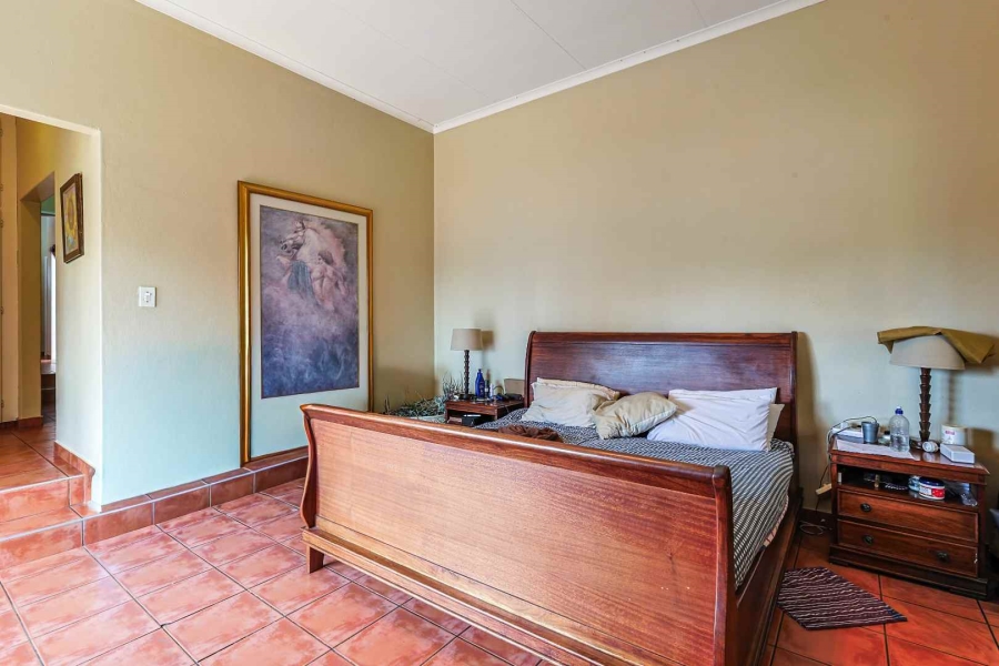 5 Bedroom Property for Sale in Moreleta Park Gauteng