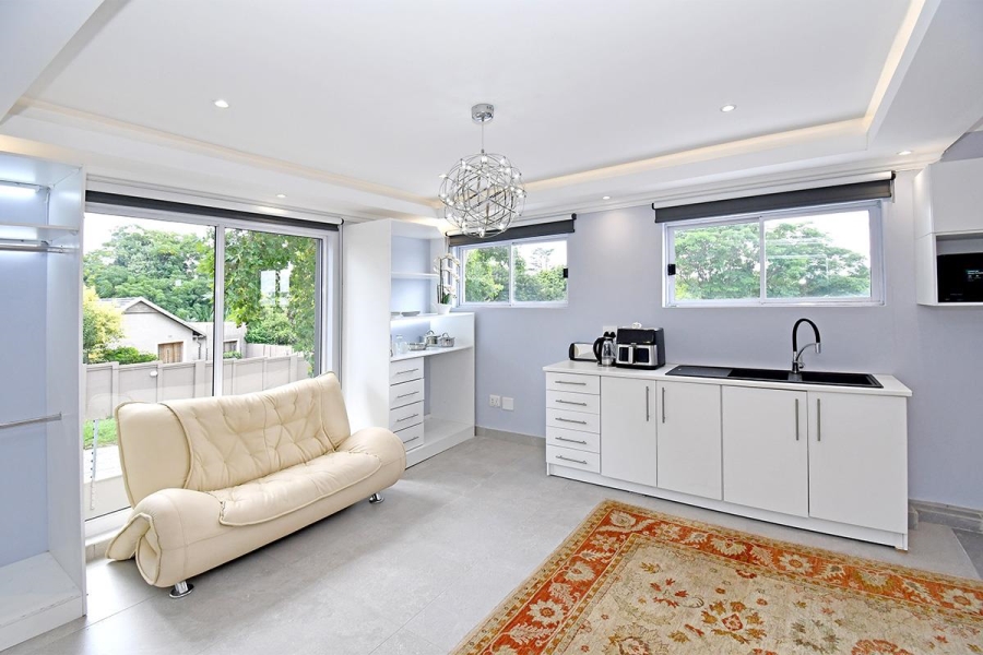 To Let 1 Bedroom Property for Rent in Parkmore Gauteng