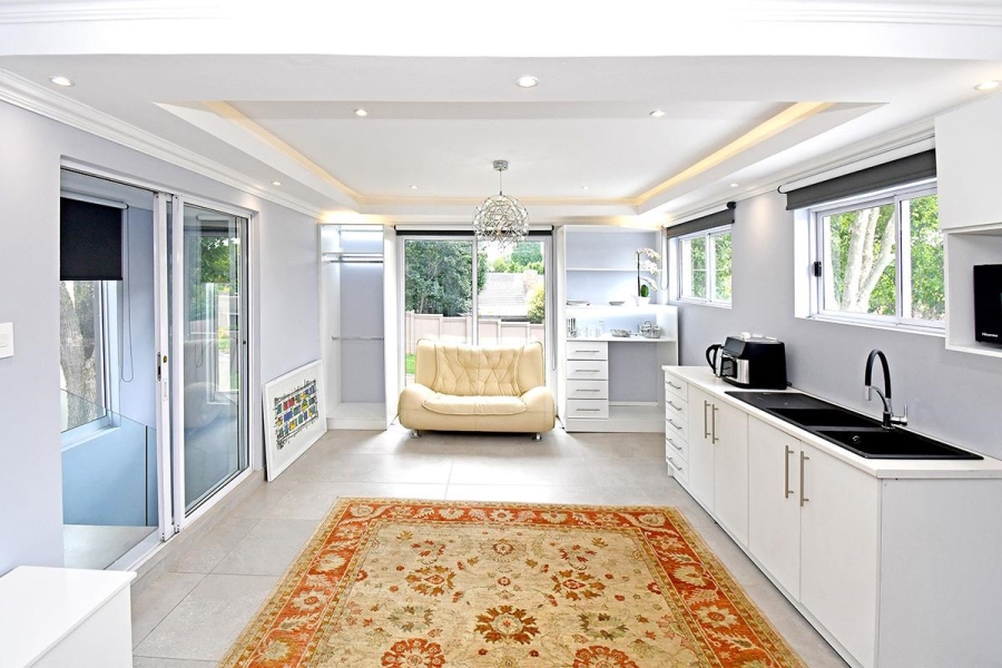 To Let 1 Bedroom Property for Rent in Parkmore Gauteng