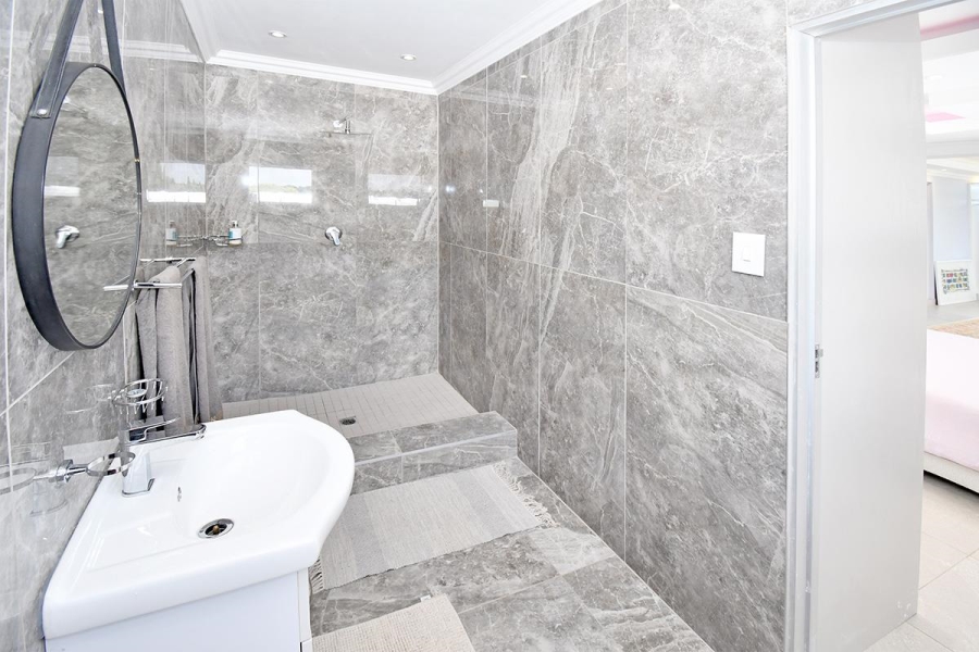 To Let 1 Bedroom Property for Rent in Parkmore Gauteng