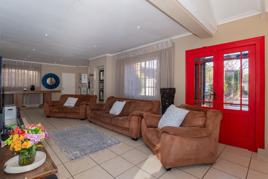 4 Bedroom Property for Sale in Glen Marais Gauteng
