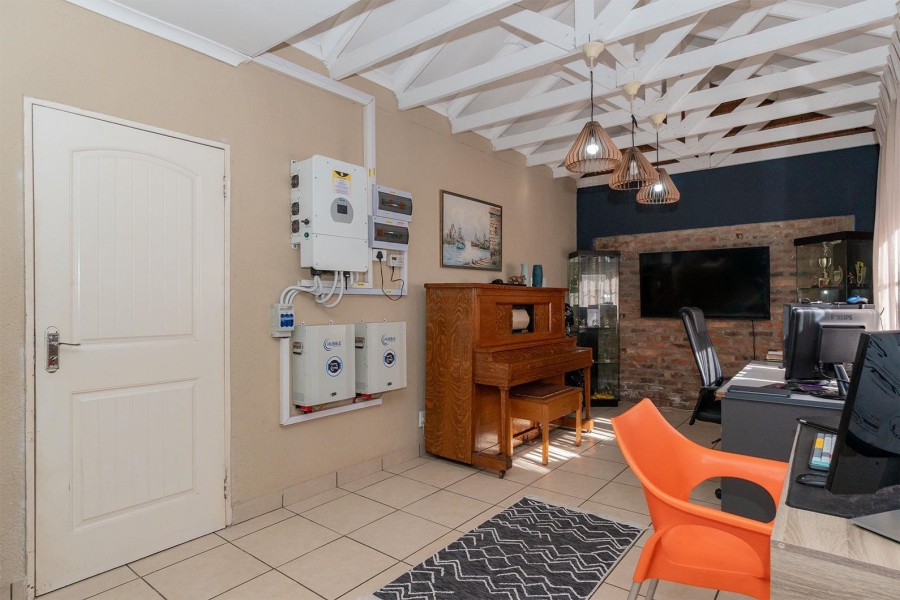 4 Bedroom Property for Sale in Glen Marais Gauteng