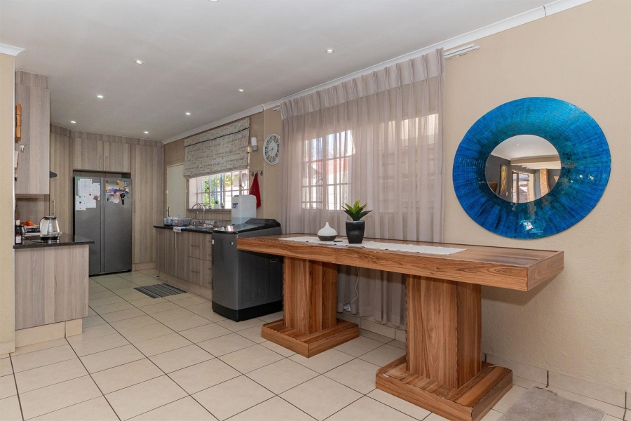 4 Bedroom Property for Sale in Glen Marais Gauteng