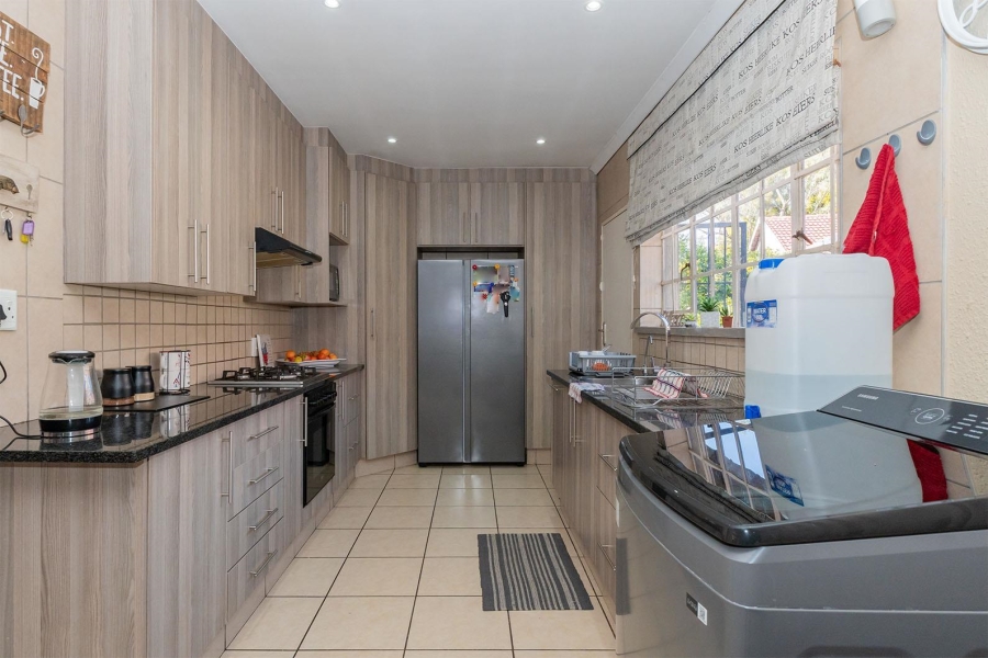 4 Bedroom Property for Sale in Glen Marais Gauteng