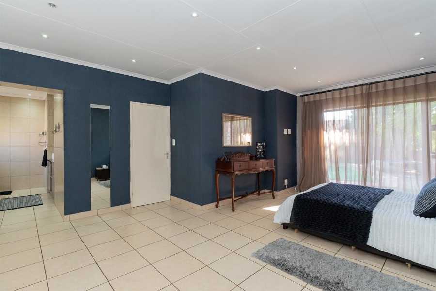4 Bedroom Property for Sale in Glen Marais Gauteng