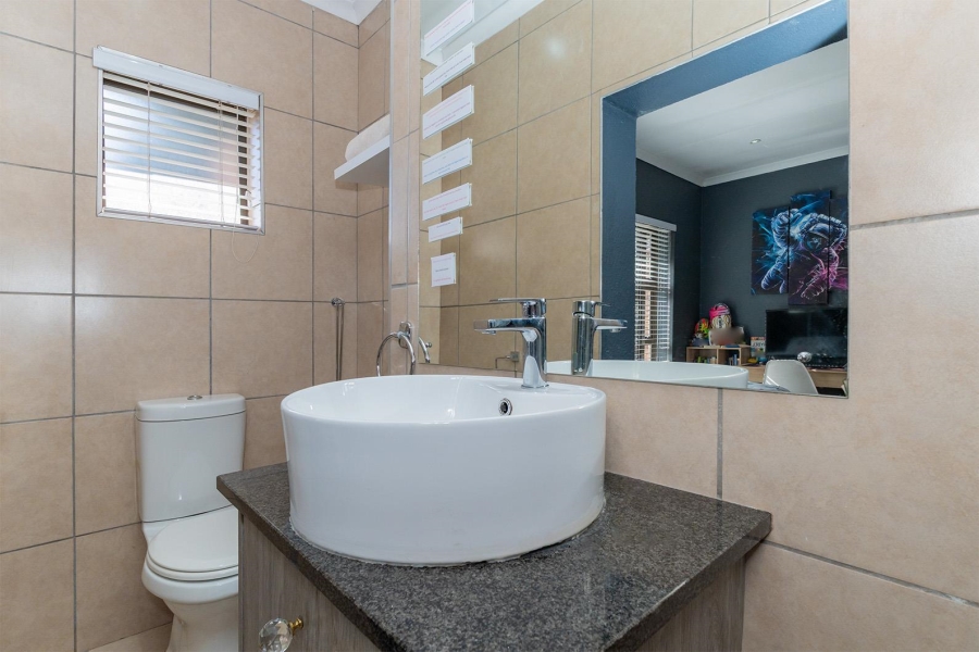 4 Bedroom Property for Sale in Glen Marais Gauteng