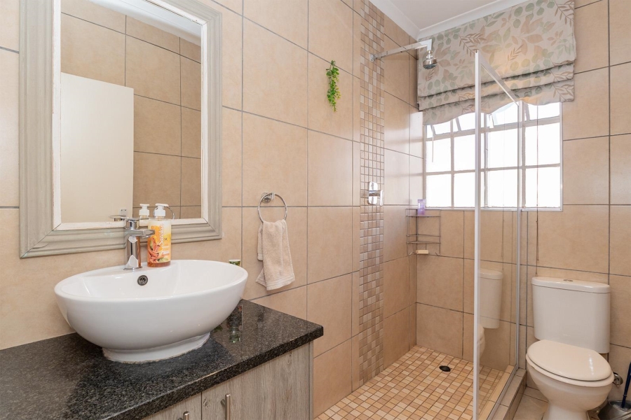 4 Bedroom Property for Sale in Glen Marais Gauteng