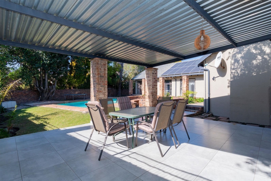 4 Bedroom Property for Sale in Glen Marais Gauteng