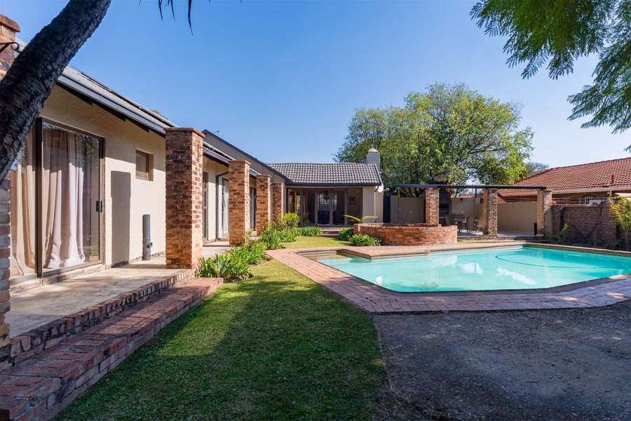 4 Bedroom Property for Sale in Glen Marais Gauteng