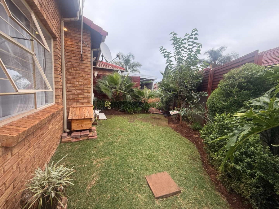 2 Bedroom Property for Sale in Allens Nek Gauteng