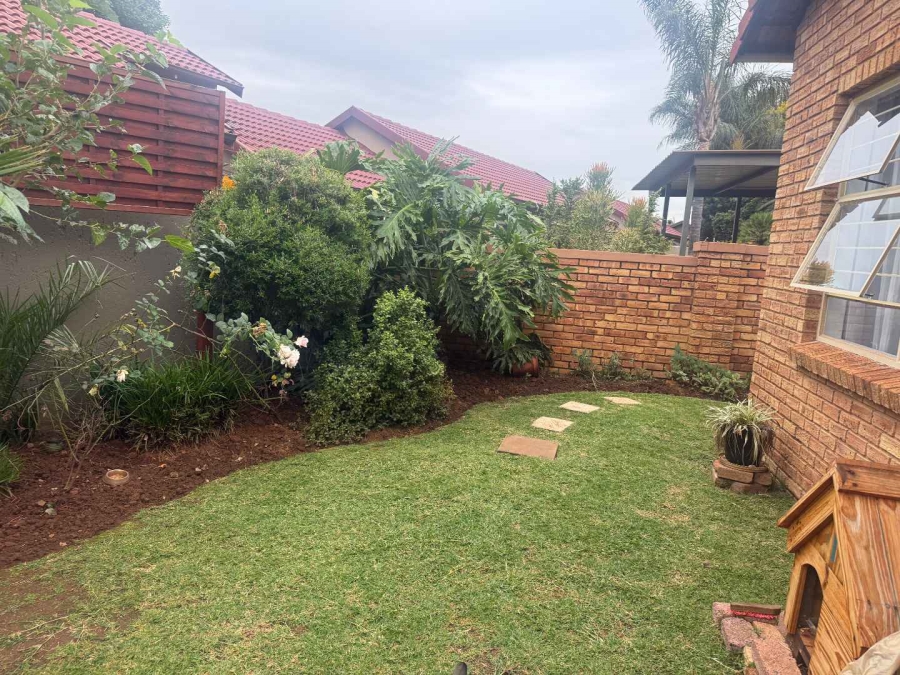 2 Bedroom Property for Sale in Allens Nek Gauteng