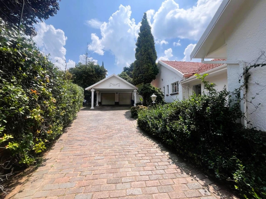 4 Bedroom Property for Sale in Linden Gauteng