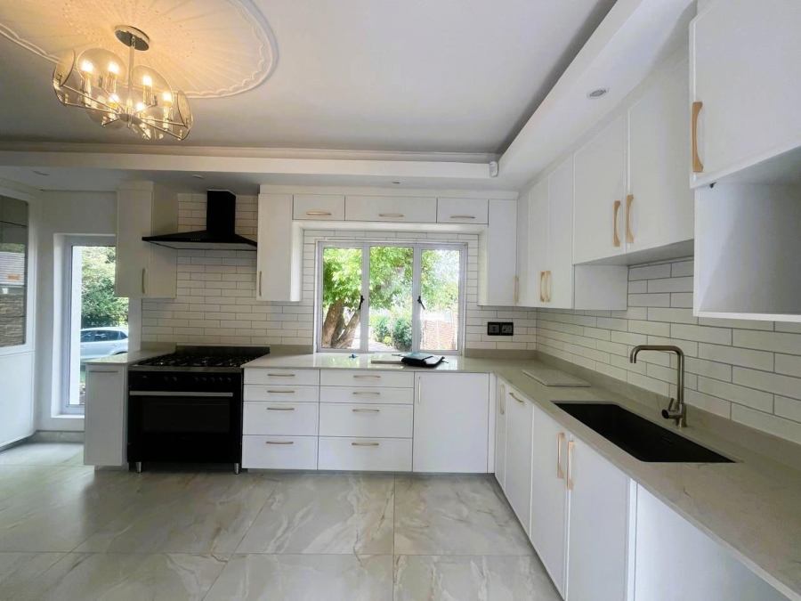 4 Bedroom Property for Sale in Linden Gauteng