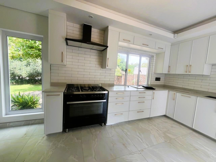 4 Bedroom Property for Sale in Linden Gauteng