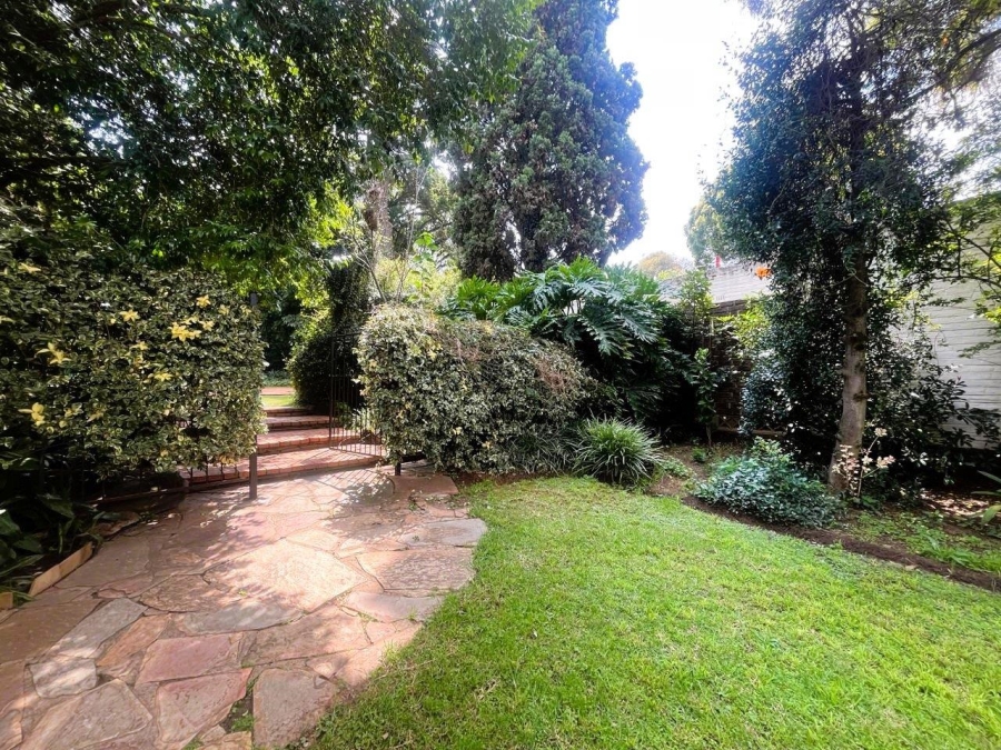 4 Bedroom Property for Sale in Linden Gauteng
