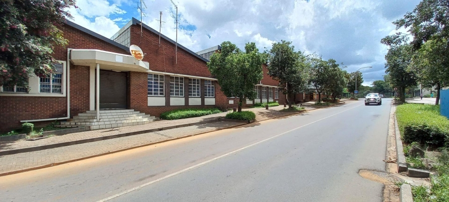 To Let commercial Property for Rent in Benrose Gauteng