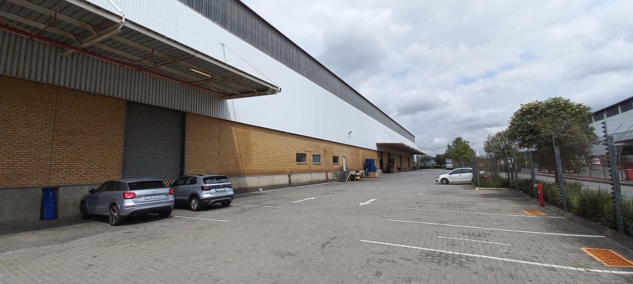 To Let commercial Property for Rent in Gosforth Park Gauteng