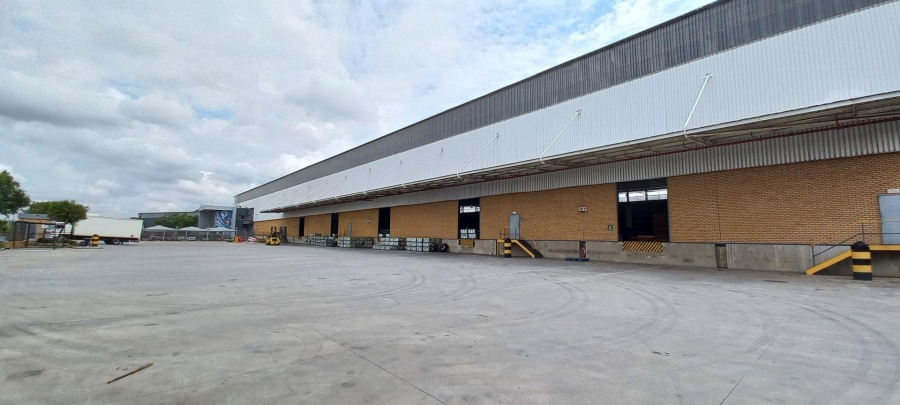 To Let commercial Property for Rent in Gosforth Park Gauteng