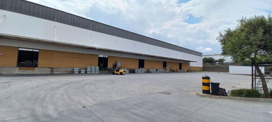 To Let commercial Property for Rent in Gosforth Park Gauteng