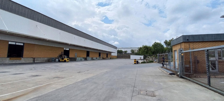 To Let commercial Property for Rent in Gosforth Park Gauteng