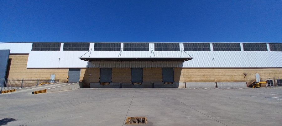 To Let commercial Property for Rent in Gosforth Park Gauteng