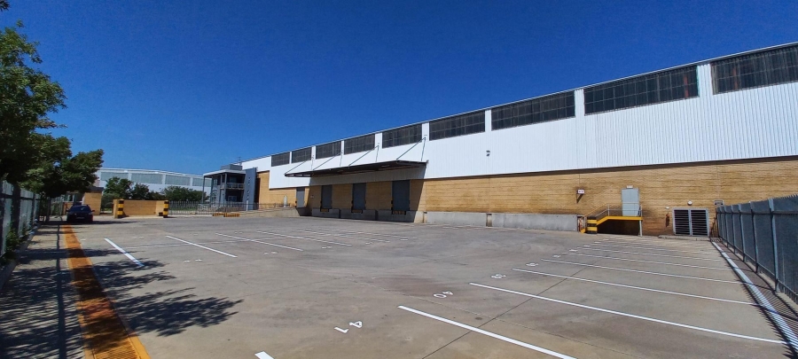 To Let commercial Property for Rent in Gosforth Park Gauteng