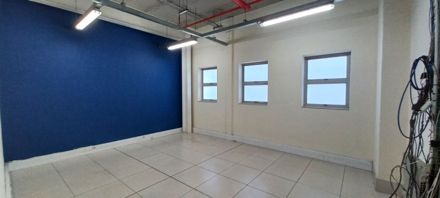 To Let commercial Property for Rent in Gosforth Park Gauteng